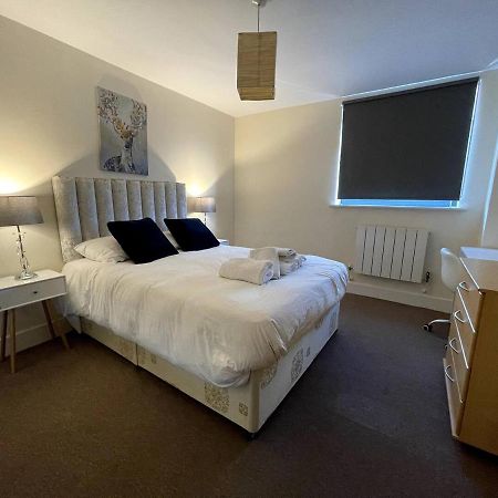 Lovely 2 Bedroom Apartment With Amazing Views In E14 Londen Buitenkant foto