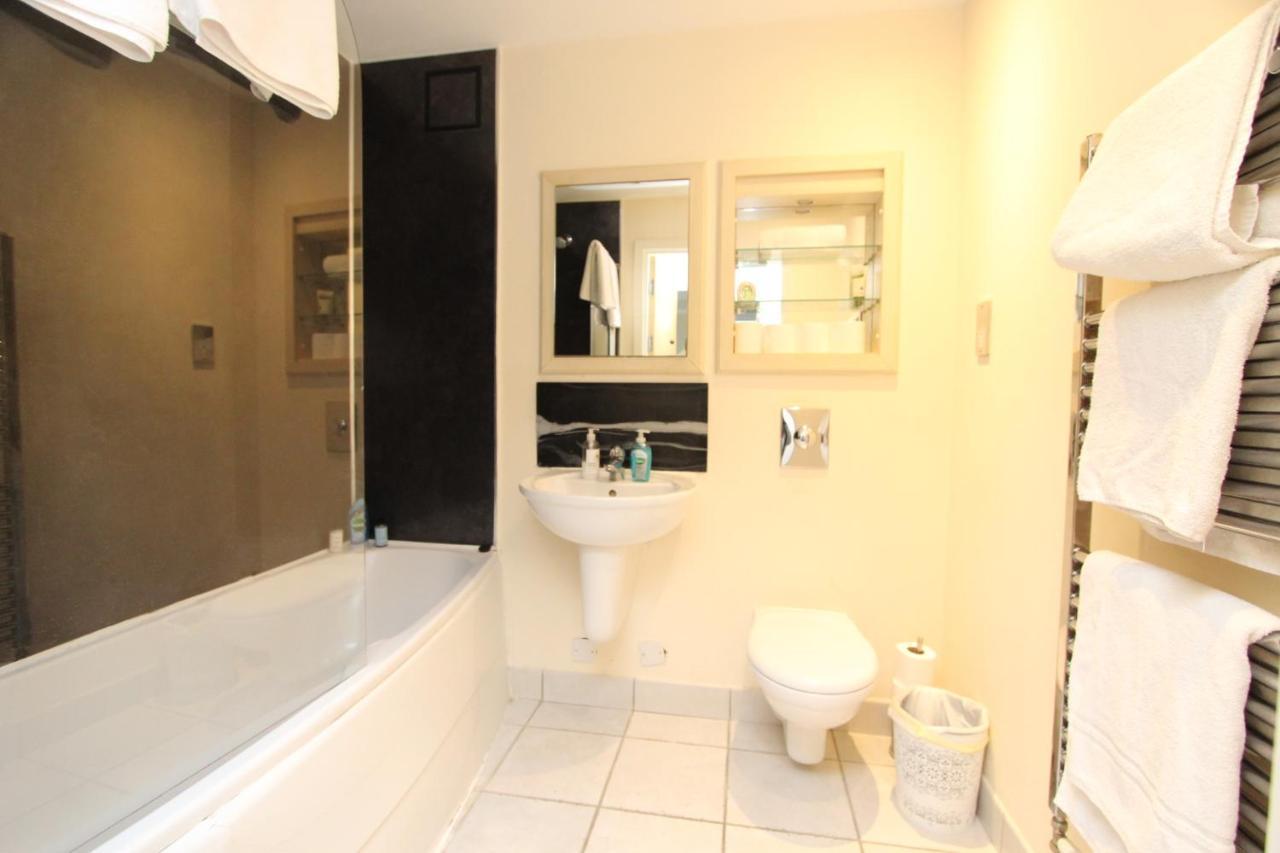 Lovely 2 Bedroom Apartment With Amazing Views In E14 Londen Buitenkant foto